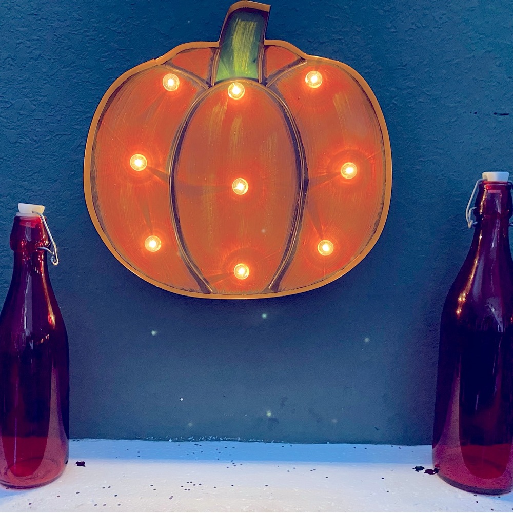 GIVE THANKS lighted decor.